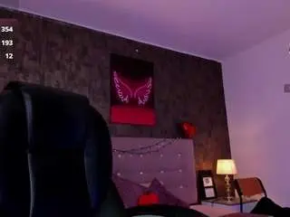 Hilarin1  live sex cam