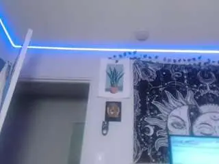 Marshmallow-princess-420  live sex cam