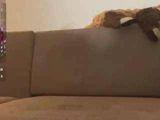 Yeelouvier  live sex cam