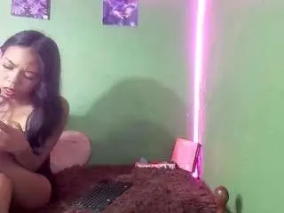 Hotlunah  live sex cam