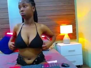 Kimmiewills  live sex cam