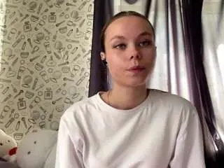 Corinnavanlue  live sex cam