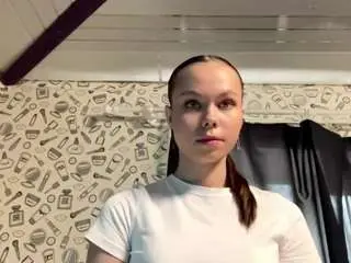 Corinnavanlue  live sex cam