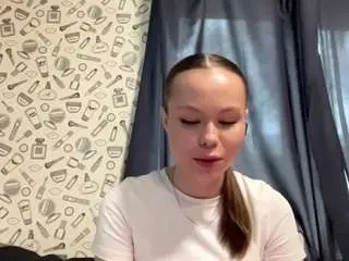Corinnavanlue  live sex cam