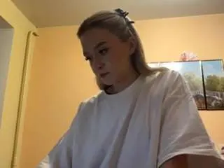 Diannagregoroff  live sex cam