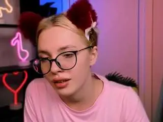 Kira-fox-x  live sex cam