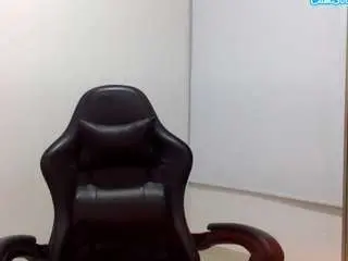 Laura-d  live sex cam