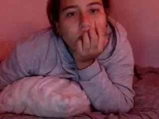 Laura-d  live sex cam