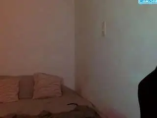 Laura-d  live sex cam