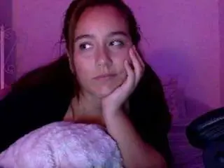 Laura-d  live sex cam