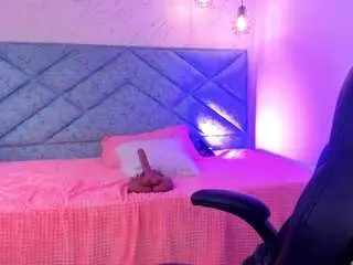 Lucy-greys  live sex cam