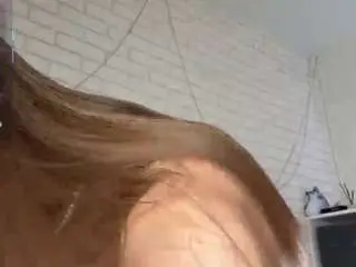 Vernitabelluomini  live sex cam