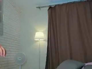 Vernitabelluomini  live sex cam