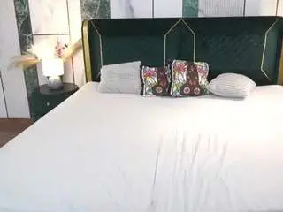 Magicpeachs  live sex cam