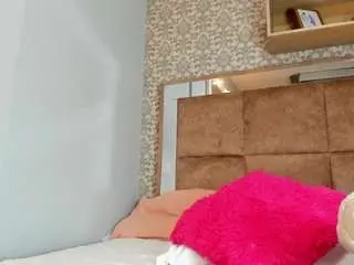 Mia-scarlet  live sex cam