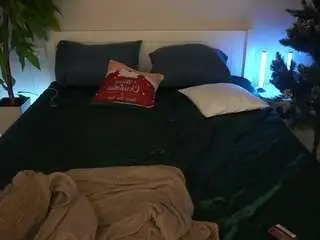 Nikkigoldside  live sex cam