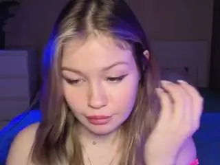 Pawsclaws  live sex cam