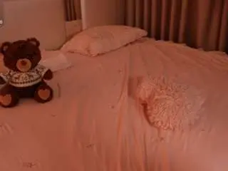 Lilycollins18  live sex cam