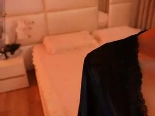 Lilycollins18  live sex cam