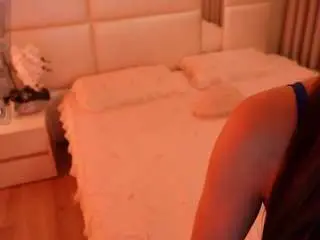 Lilycollins18  live sex cam