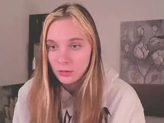 Philomenaatcher  live sex cam