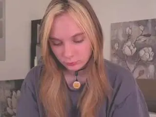 Philomenaatcher  live sex cam