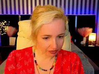 Alaskaallila  live sex cam