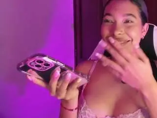 Karolrojas22  live sex cam