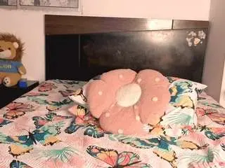Kronylove30  live sex cam