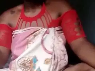 Maskedbitch  live sex cam