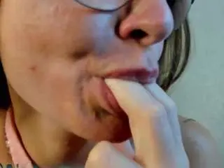 Milf-tea  live sex cam