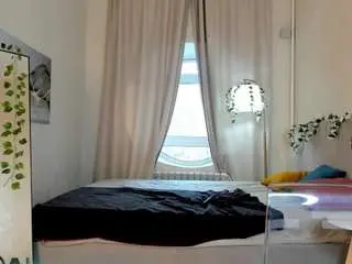 Milf-tea  live sex cam