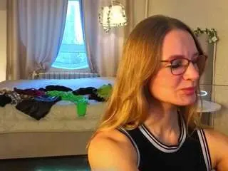 Milf-tea  live sex cam