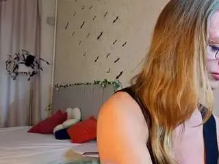 Milf-tea  live sex cam