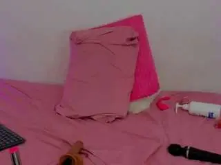 Creamy-brunette  live sex cam