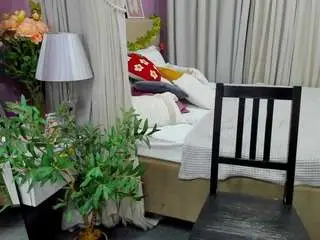 Datsi-benson  live sex cam
