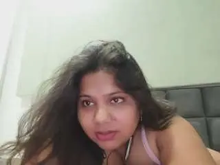 Curvyriya1  live sex cam