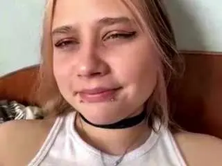 Josefinelathen  live sex cam