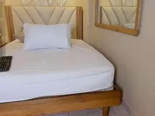 Kataleyaswet  live sex cam