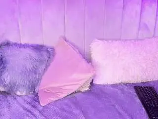 Seshat-hitt  live sex cam