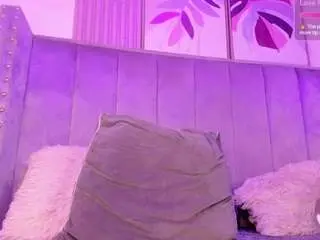 Seshat-hitt  live sex cam