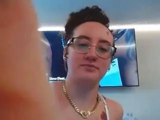 Adafontaine18  live sex cam