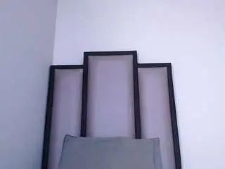 Lucy-23  live sex cam