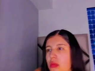 Lucy-23  live sex cam