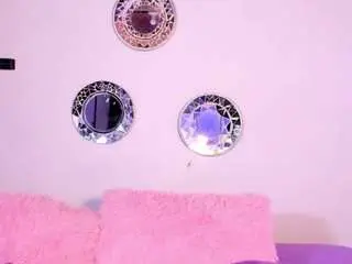 Nakyra-bell  live sex cam