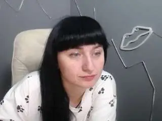 Ninaflawlees  live sex cam