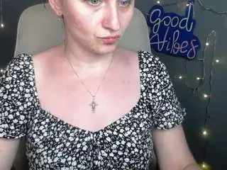 Ninaflawlees  live sex cam