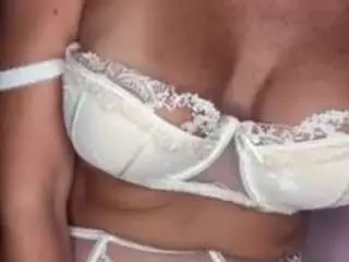 Briellejamesvip  live sex cam