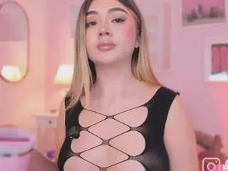 Little-natt  live sex cam
