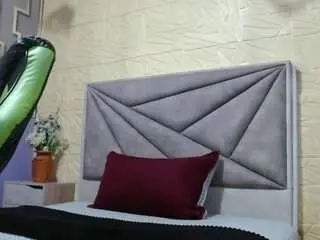 Kiara-norris  live sex cam